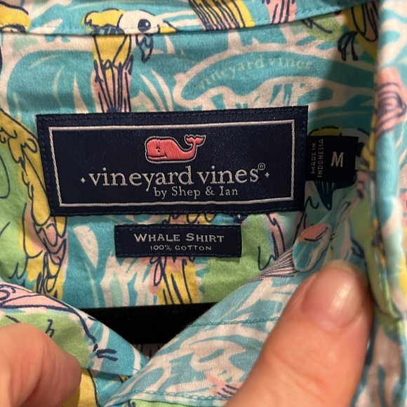 EUC Vineyard Vines large parrot print boys button down short sleeve shirt - Picture 4 of 6
